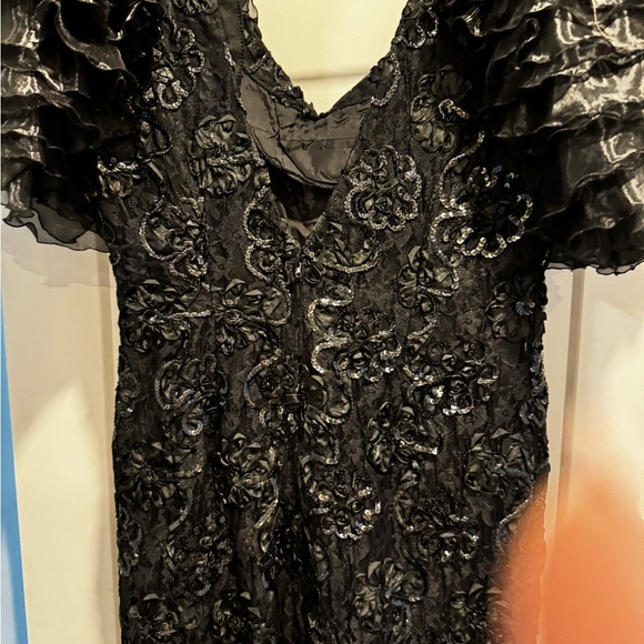 Custom made dress - Picture 4 of 4